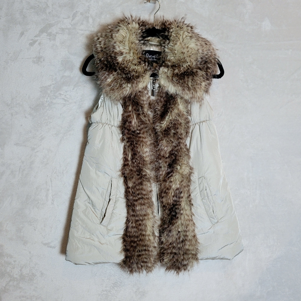 Parkhurst Silver Puffer Vest With Fur Trim‎ Small